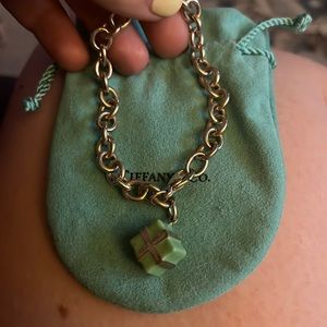 Chunky Tiffany and co clasp bracelet - Tiffany box charm